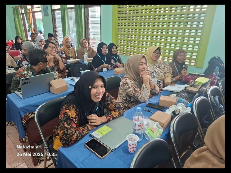 PELATIHAN SELURUH GURU SE-BANYUPUTIH