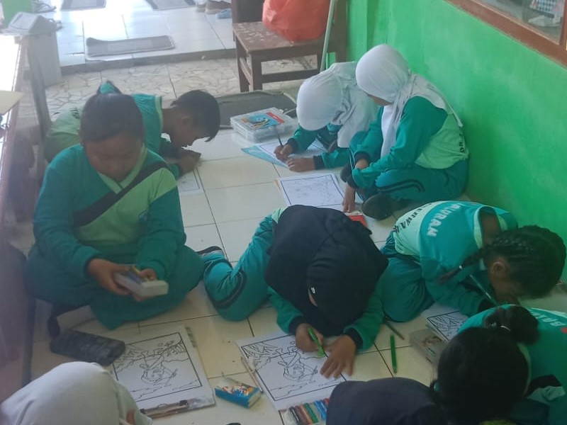 LOMBA MEWARNAI WARGA SDN 4 SUMBERWARU