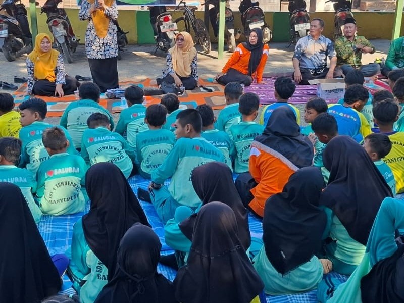 KUNJUNGAN KEMENAG KE SDN 4 SUMBERWARU
